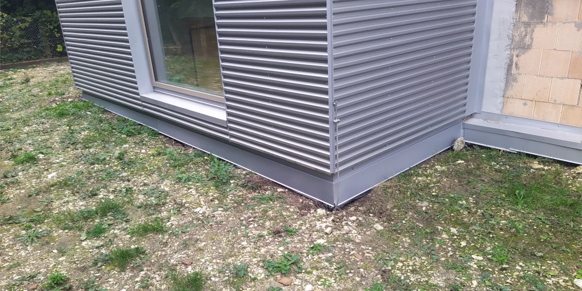 Abschlussblech Aufzug