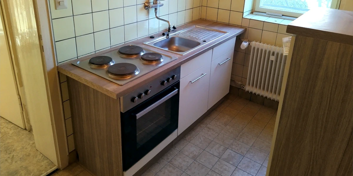 Profile und Haken an der Decke